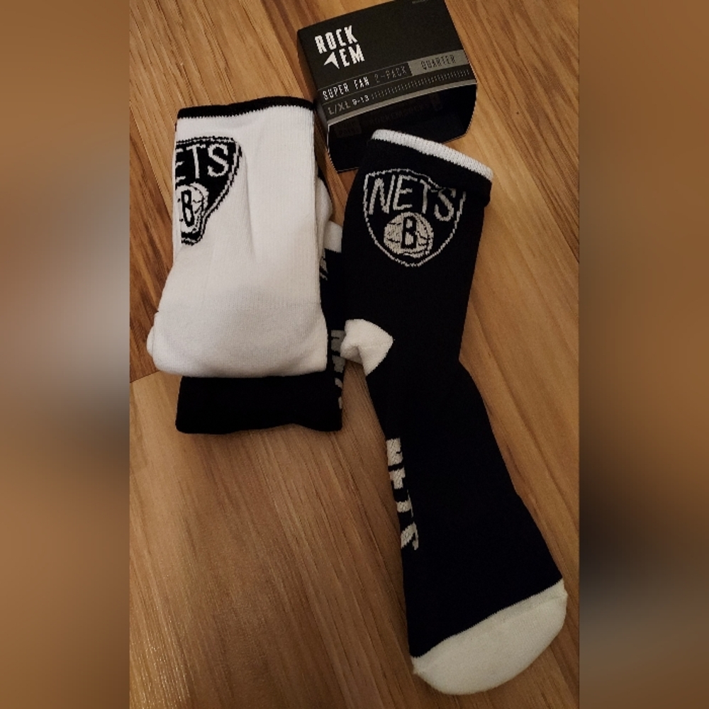 Rock Em Brooklyn Nets Mens NBA Team Black White Quarter Crew Length Socks LXL